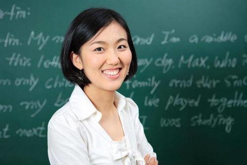 女班主任老师分哈密瓜,传递关爱与智慧