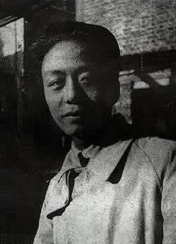 今日头条诗人艾青,今日头条诗人，用文字描绘时代画卷