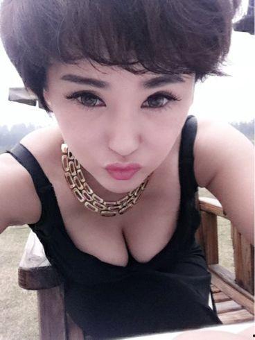 明星丝袜自拍照,明星自拍照背后的时尚魅力